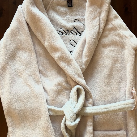 Victoria's Secret Cozy Plush Robe - Picture 2 of 3